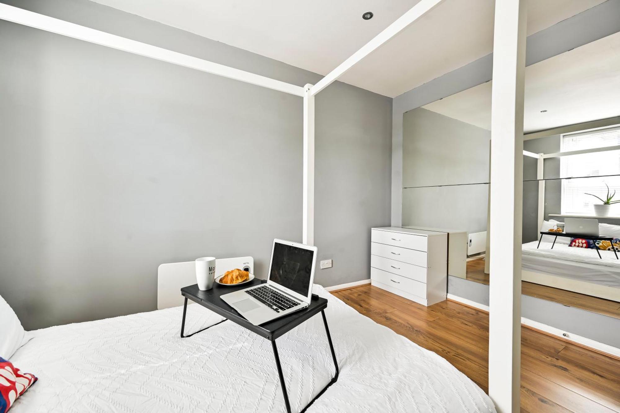 Ferienwohnung Cosy 1-Bed E15, Sleeps 4, 1 Min From Tube Station Near O2 Arena London Exterior foto