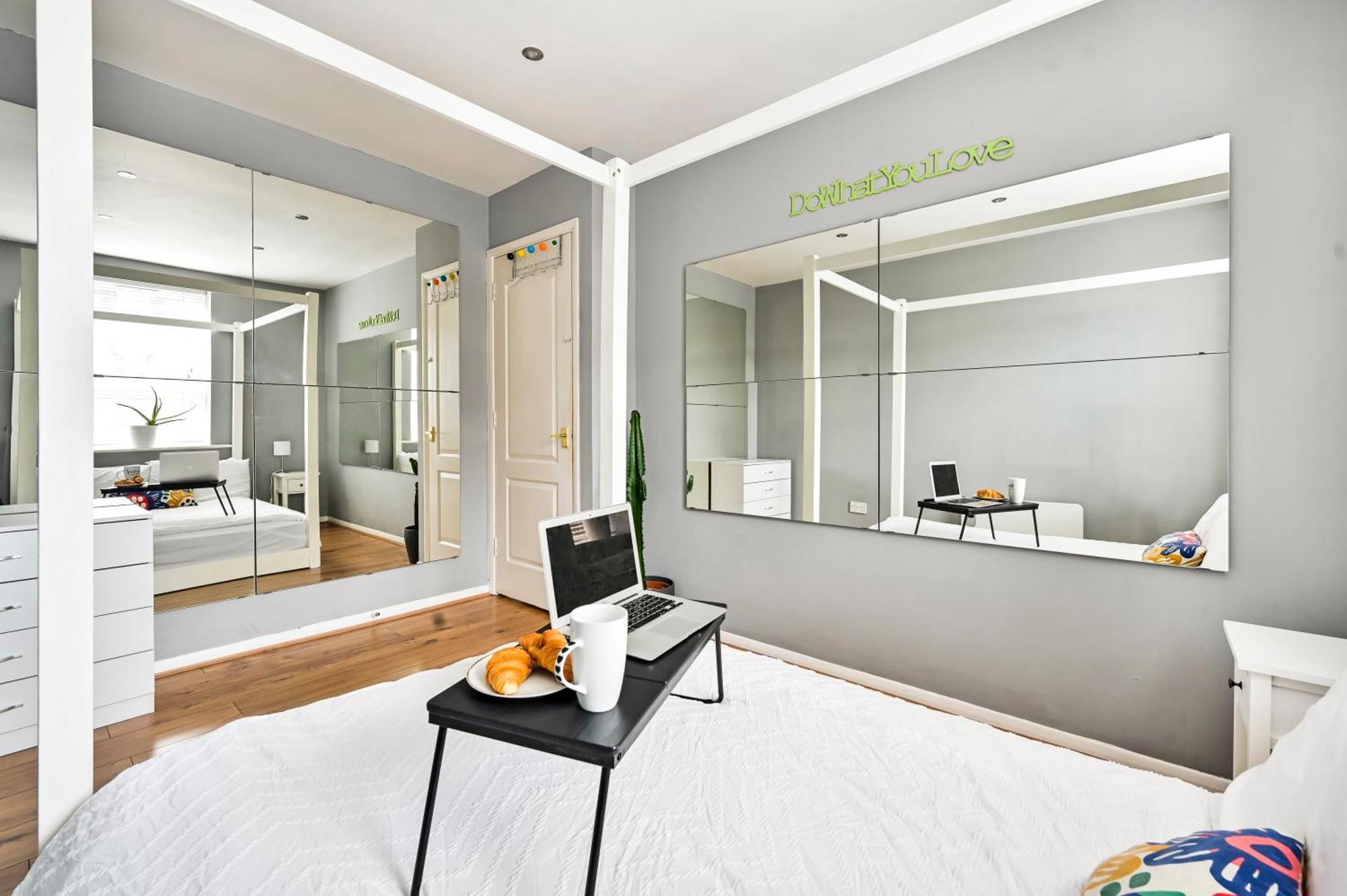Ferienwohnung Cosy 1-Bed E15, Sleeps 4, 1 Min From Tube Station Near O2 Arena London Exterior foto