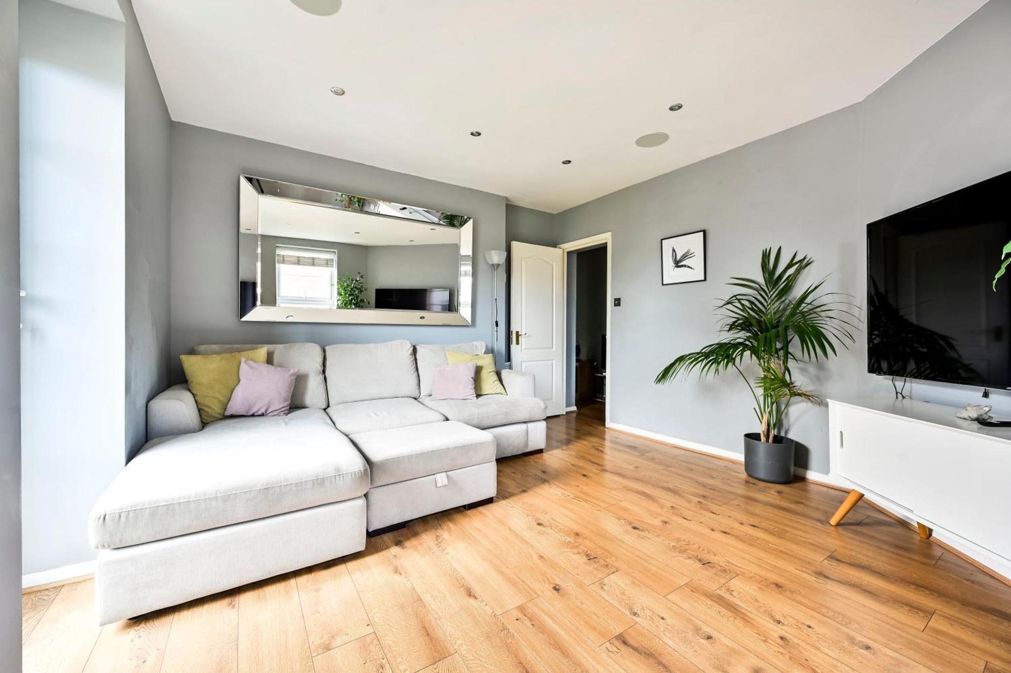 Ferienwohnung Cosy 1-Bed E15, Sleeps 4, 1 Min From Tube Station Near O2 Arena London Exterior foto