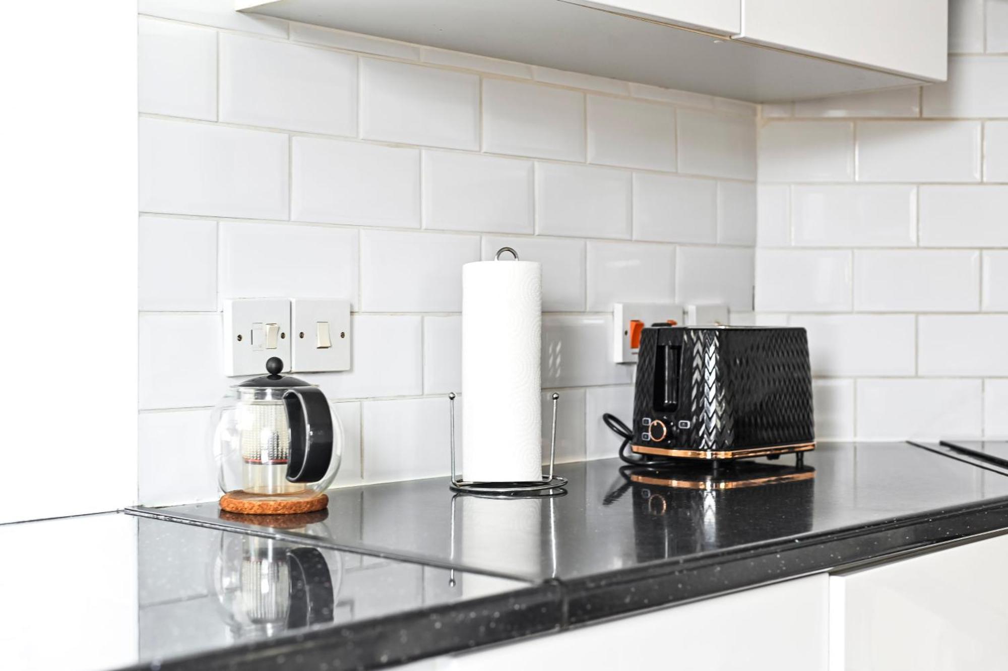 Ferienwohnung Cosy 1-Bed E15, Sleeps 4, 1 Min From Tube Station Near O2 Arena London Exterior foto